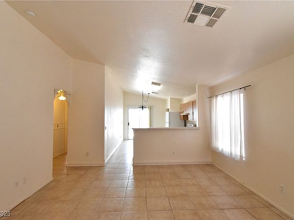 4th image of 2839 Kensington St