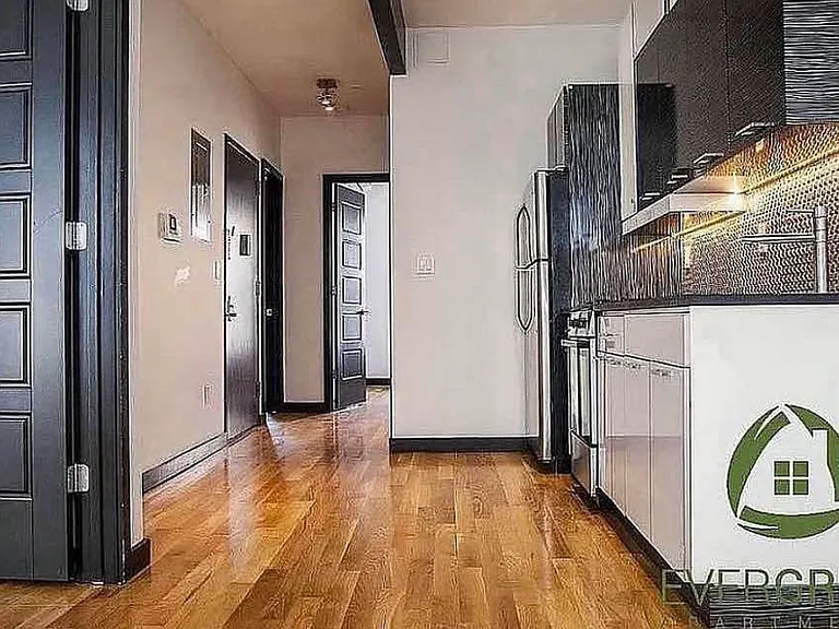 957 Kent Ave #3H — Photo 2