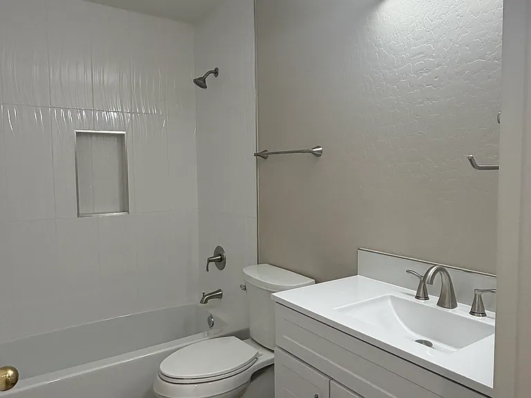 17737 W Hearn Rd — Photo 5