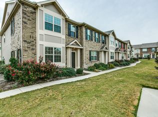6800 Carrington Ln, Fort Worth, TX 76137