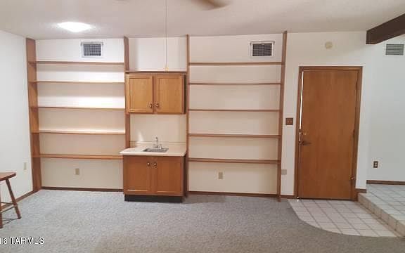 5th image of 2730 E King St