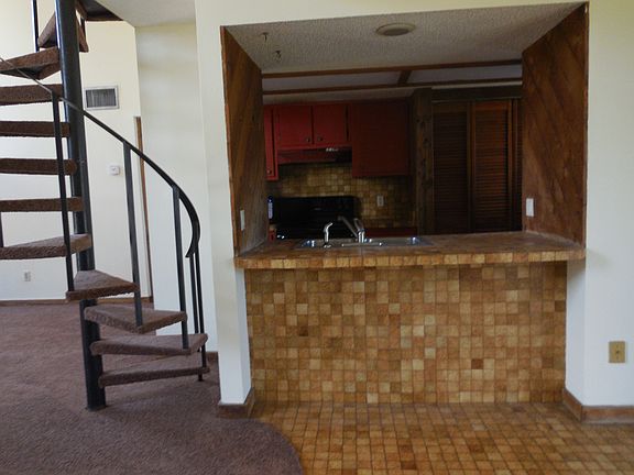 3rd image of 232 E Fern Dr