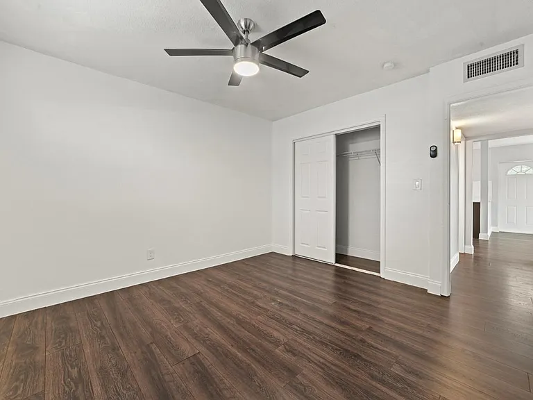 732 SE 15th St #1 — Photo 9