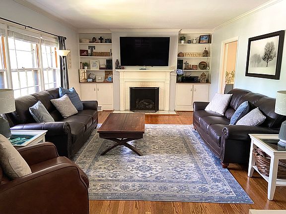 3rd image of 1219 Greenway Ct