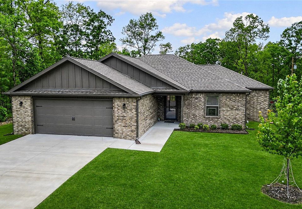 1st image of 2 Ashford Cir