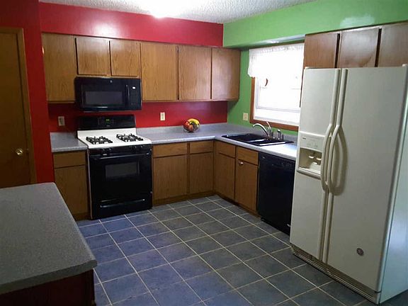 2nd image of 1014 Sandusky Dr