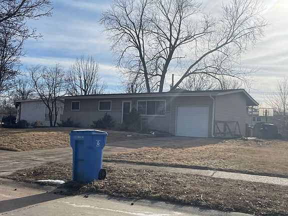2nd image of 680 Crabapple Ln