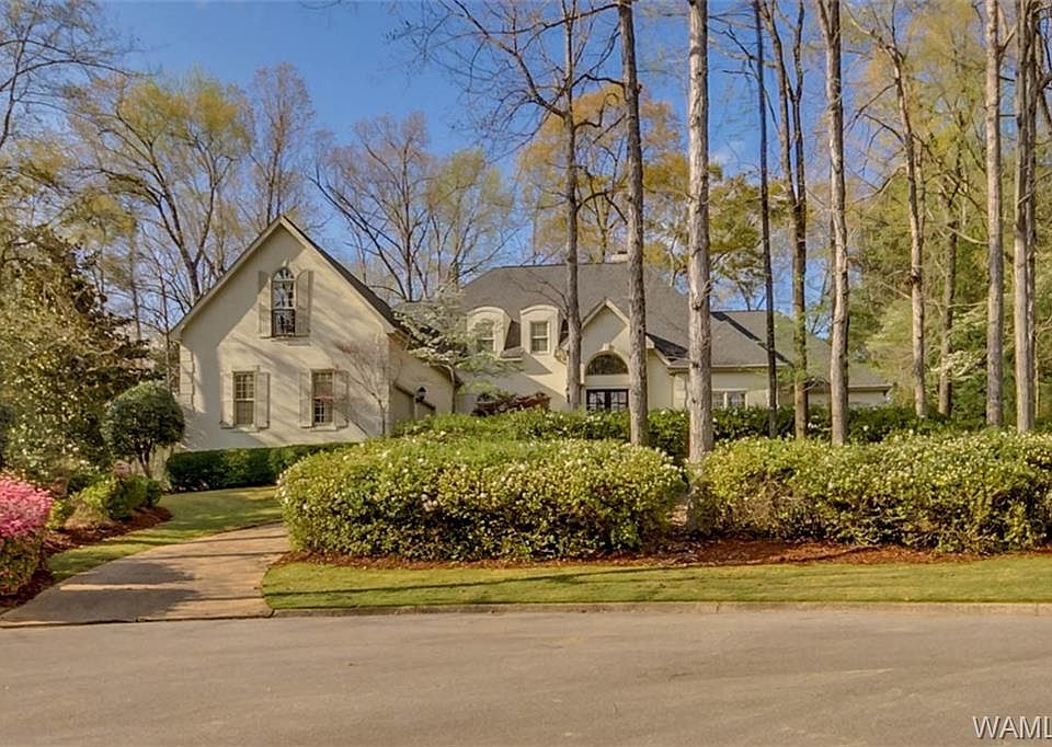 1st image of 1320 Crown Cir