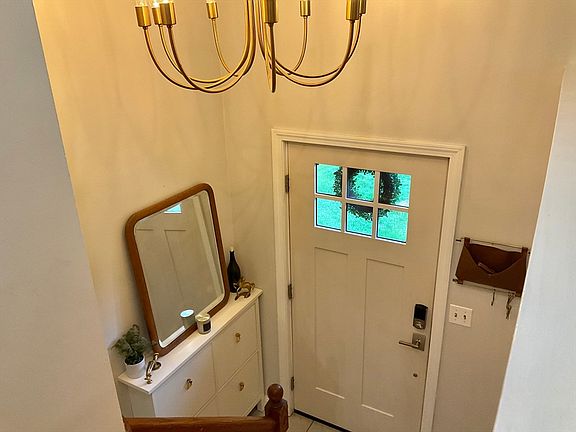 4th image of 140 Blackstone St