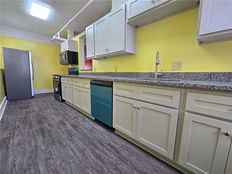 27 E Main St #201 — Photo 7