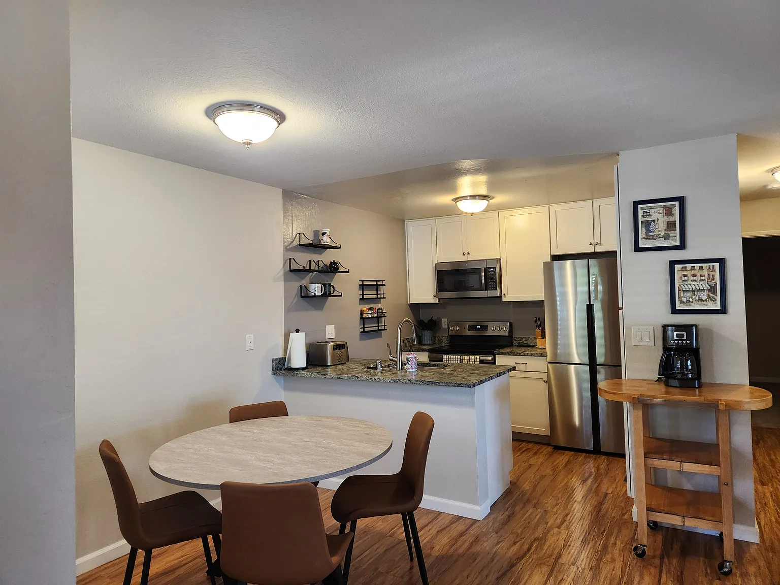 2 bed, 902 sqft, $2,850 — Photo 4