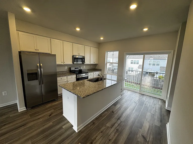 109 Brashear Ct #1 — Photo 3
