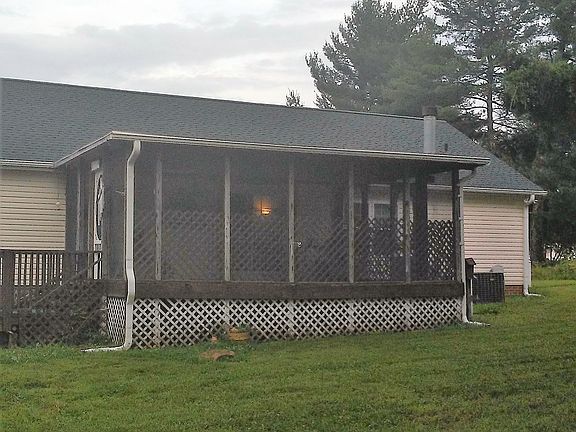 18x22 Screened Porch