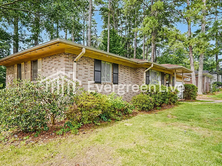 1137 Bowman Rd — Photo 2