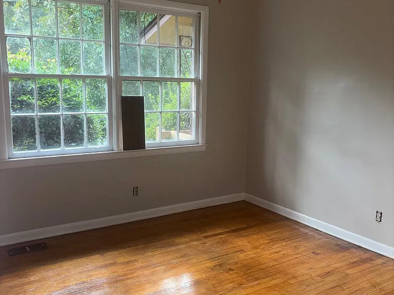 4702 Elkan Ave — Photo 17