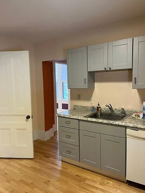 2 bed, 1.0 bath, 1600 sqft, $2,100 — Photo 4