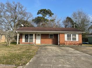 7120 La Rochelle Dr, Biloxi, MS 39532