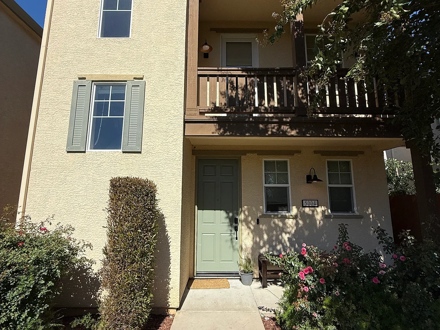 5004 Ocean Ln — Photo 1