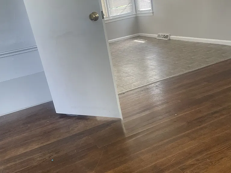 21320 Eastwood Blvd — Photo 6
