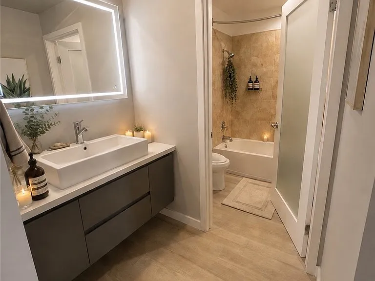 7320 Hawthorn Ave #206 — Photo 17