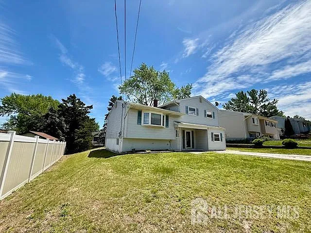 5 Sussex Ct — Photo 3