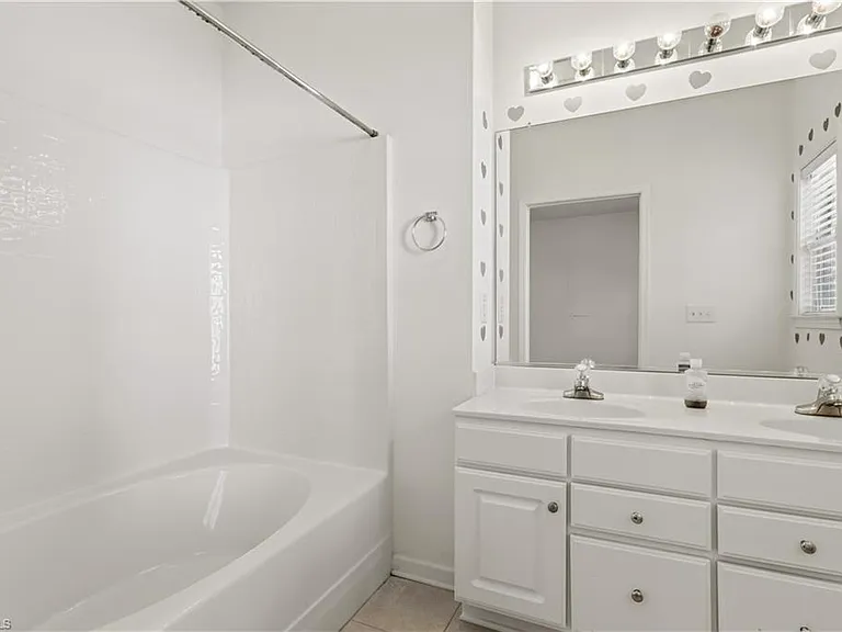 6941 Hanesbrook Cir #204 — Photo 8
