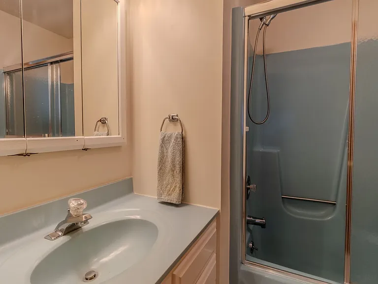 4015 Holiday North Ct — Photo 27