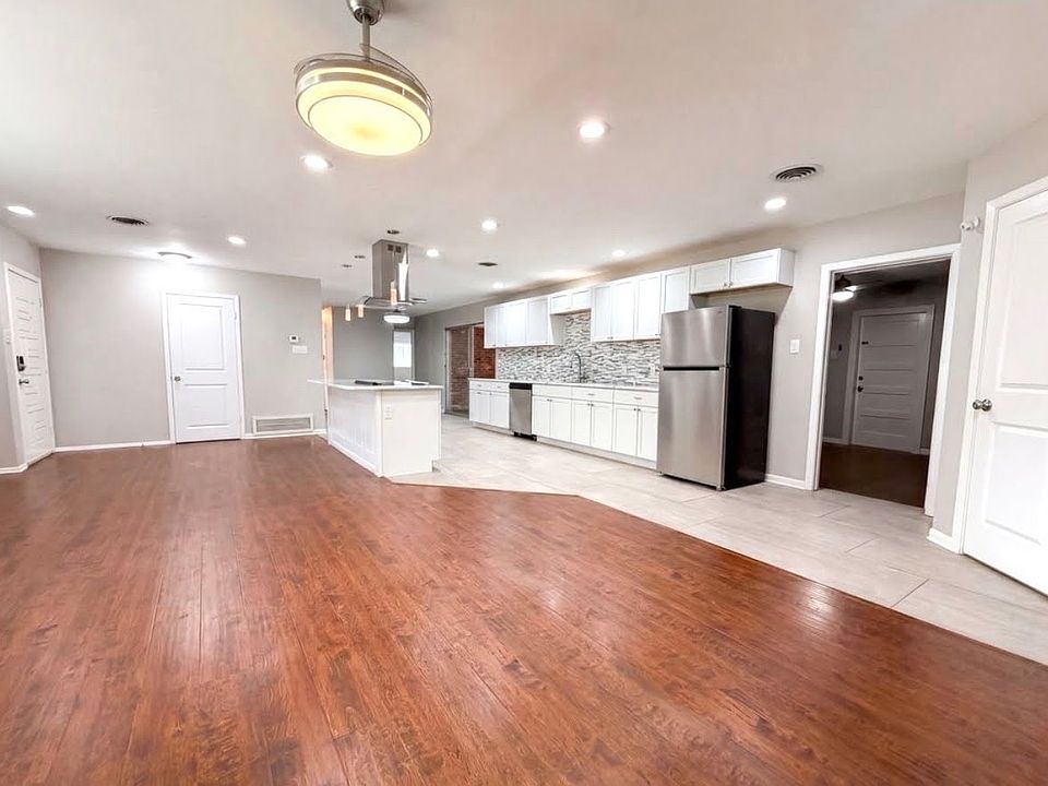 1st image of 1119 Melissa Dr #2