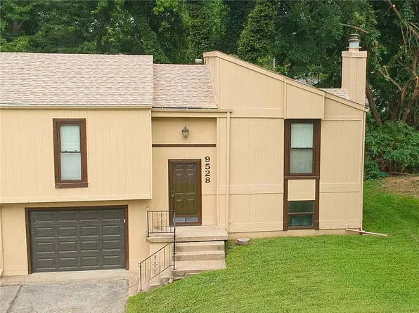 9528 Manning Ave, Kansas City, MO 64134