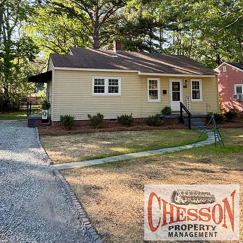 205 Clyde Ave N Photo 1