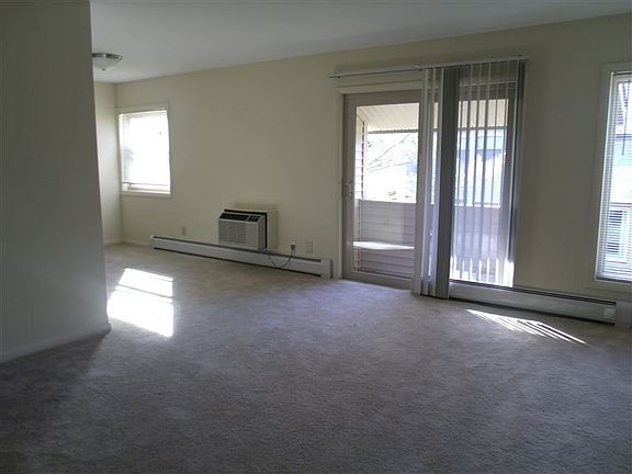 5th image of 8670 Braewood Dr