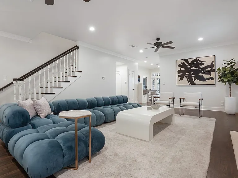 1802 Brackenridge St — Photo 1