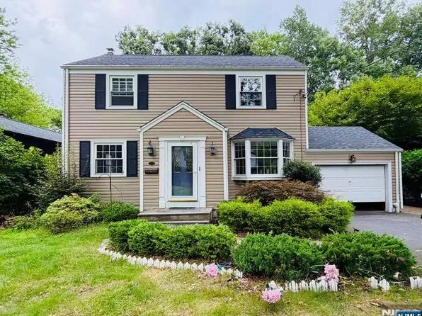 312 Wales Ave, River Edge, NJ 07661