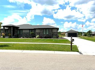616 Buttercup Trl, Milford, MI 48381