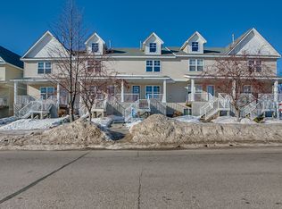 2894 Clover Ridge Dr, Chaska, MN 55318