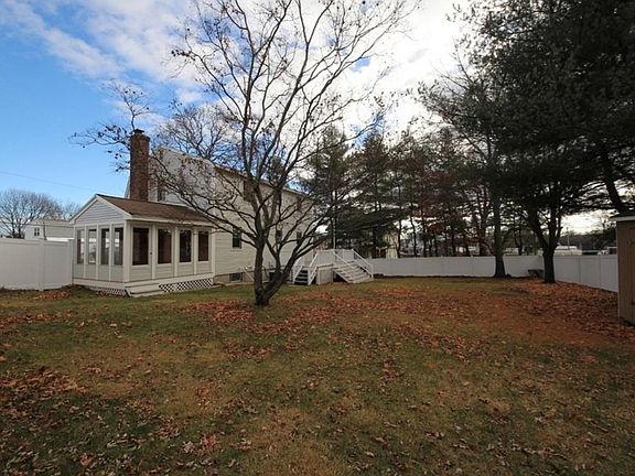 4th image of 471 Butman Rd