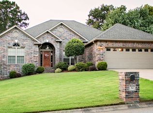 32 Blue Mountain Dr, Maumelle, AR 72113