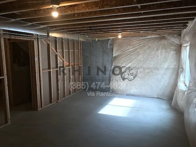 53 N 2000 W — Photo 16