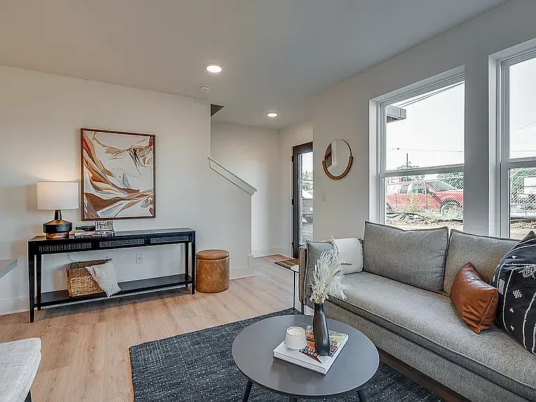 102 Duke St #10 — Photo 3