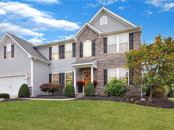 5025 Stoney Creek Ln, North Canton, OH 44720