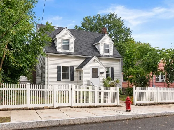 68 Grover St, Everett, MA 02149