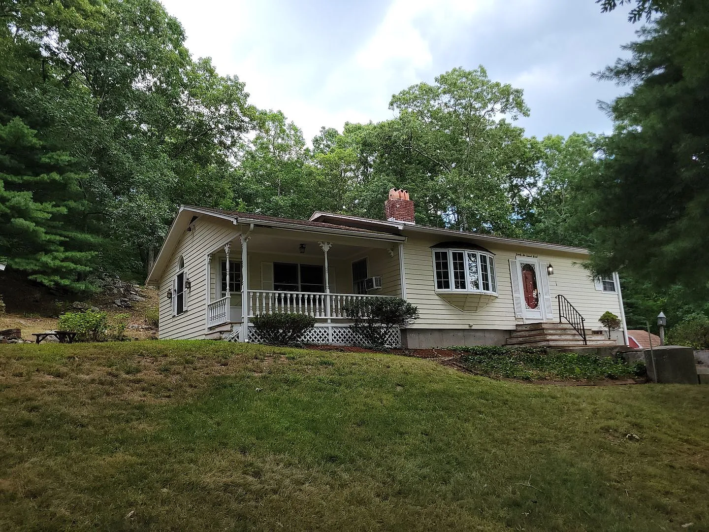 Mendon 2 bedroom Ranch with finished basement — Photo 1