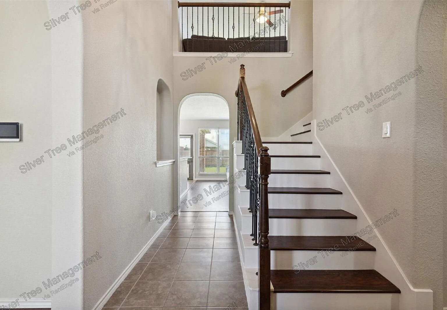 4 bed, 3.0 bath, 2413 sqft, $2,600 — Photo 3