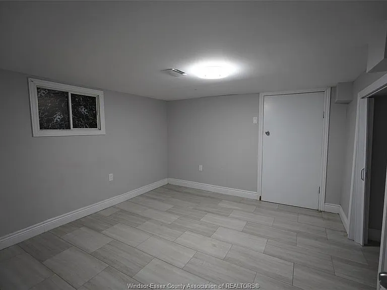 1529 Elsmere Ave — Photo 6