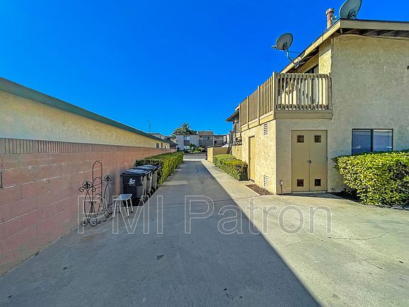 5th image of 1935 E 52nd St APT 2