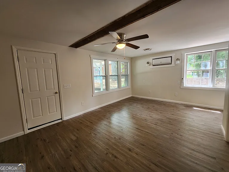 2269 Camille Dr #B — Photo 3