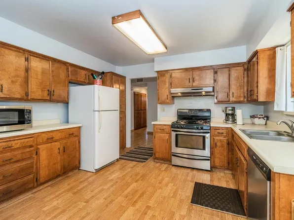 1020 11th Ave, Kingsburg, CA 93631