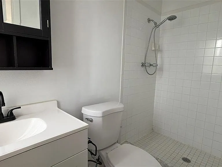 1767 Valencia Ave — Photo 16