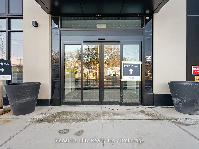 801 The Queensway #520 — Photo 27