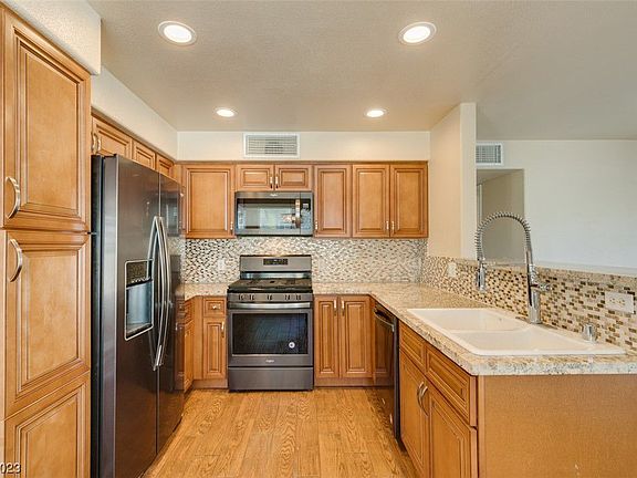 2nd image of 5710 E Tropicana Ave Unit 2046